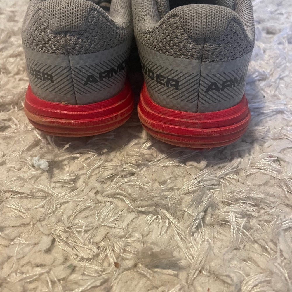 Usa size 13 k kid Under Armour sneakers